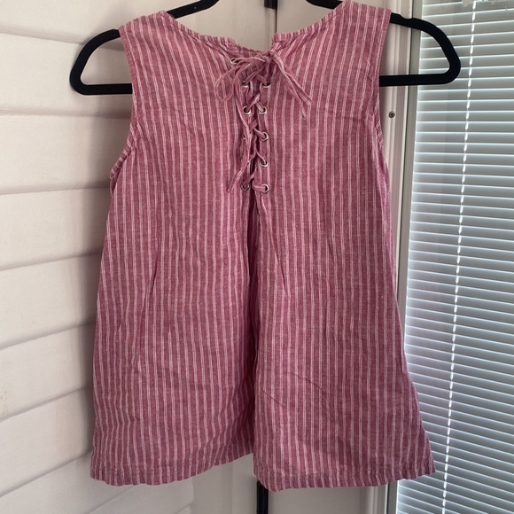 Vince Camuto Women's Sleeveless Ticking Stripe Split Back Blouse - Picture 6 of 9